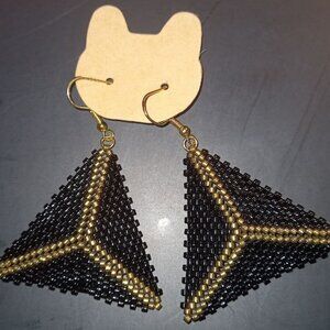 ✨ Bold Elegance – Handwoven Triangle Earrings ✨